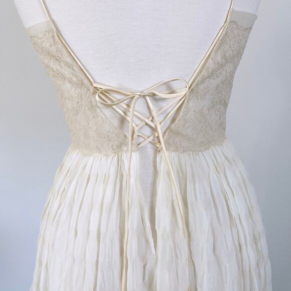 Vintage 1940s Nightgown by Iris Creme Nylon Seersucker Crepe // Size 32 Small - Picture 3 of 11